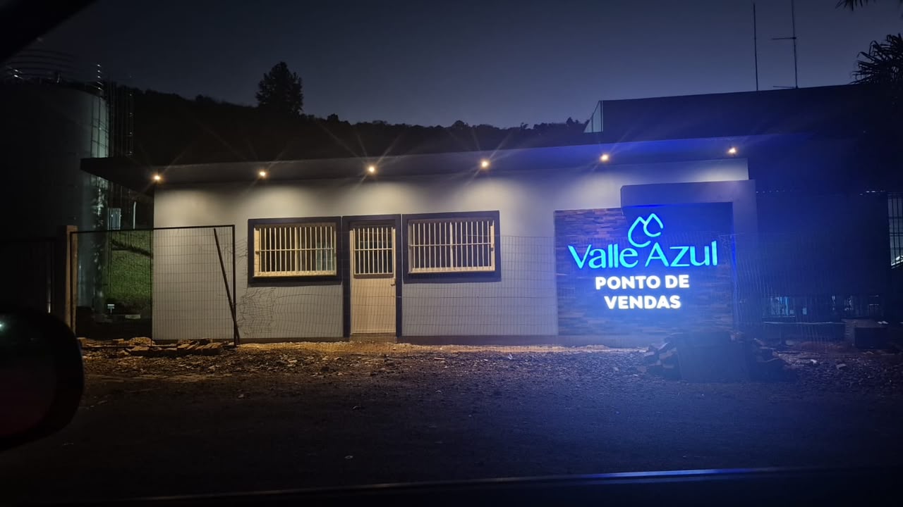 Fachada do Ponto de Venda da Hidromineradora Valle Azul construído em Steel Frame pela ORN
